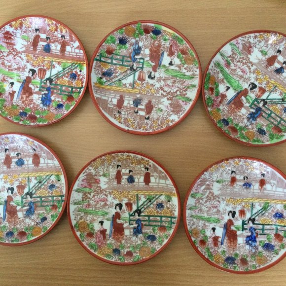 18pcs Vintage Japanese porcelain geisha teapot, creamer, bowl, cups, plates - Picture 4 of 11